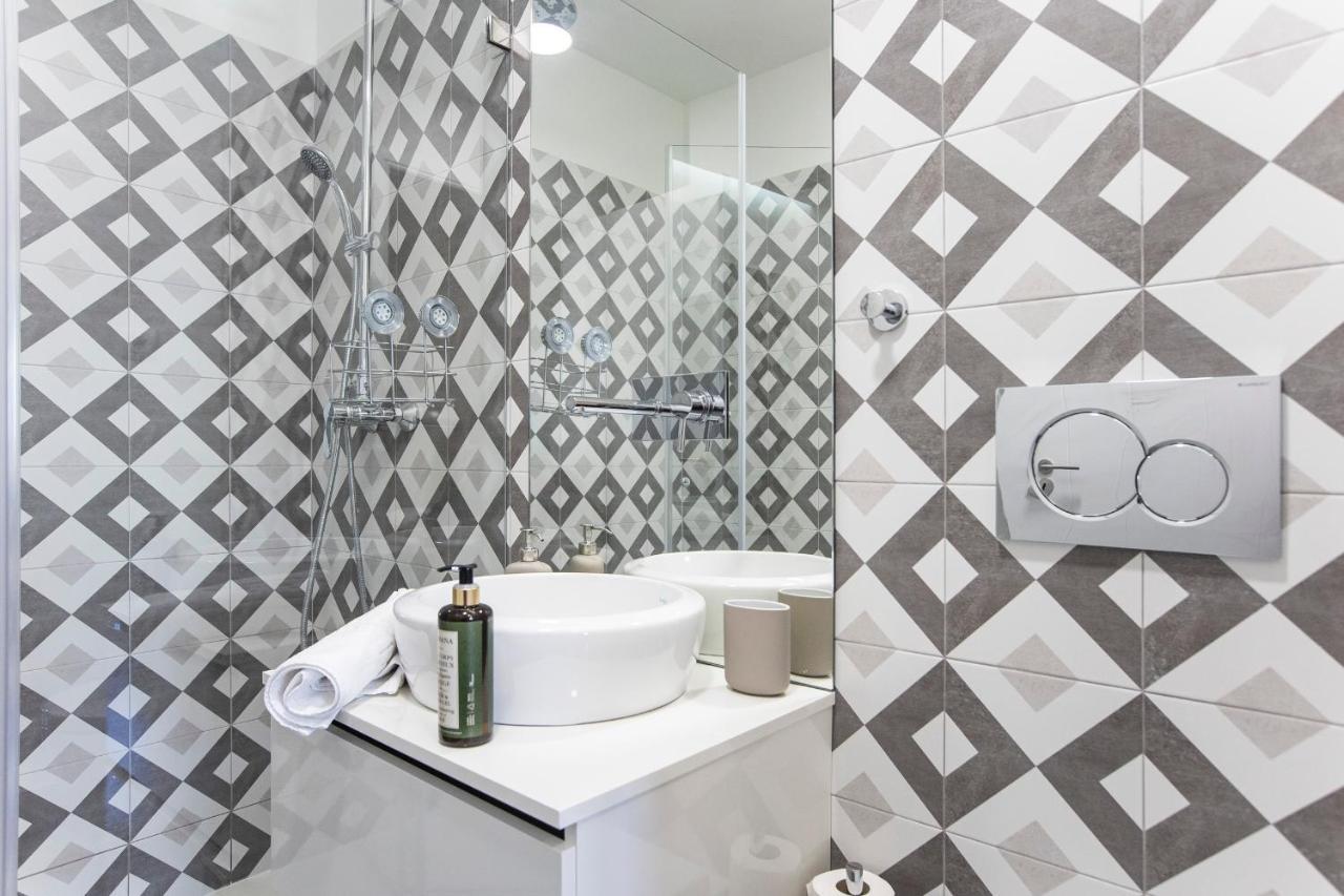 Homely Studio W/ Ac Near Marques By Lovelystay Porto Exterior photo